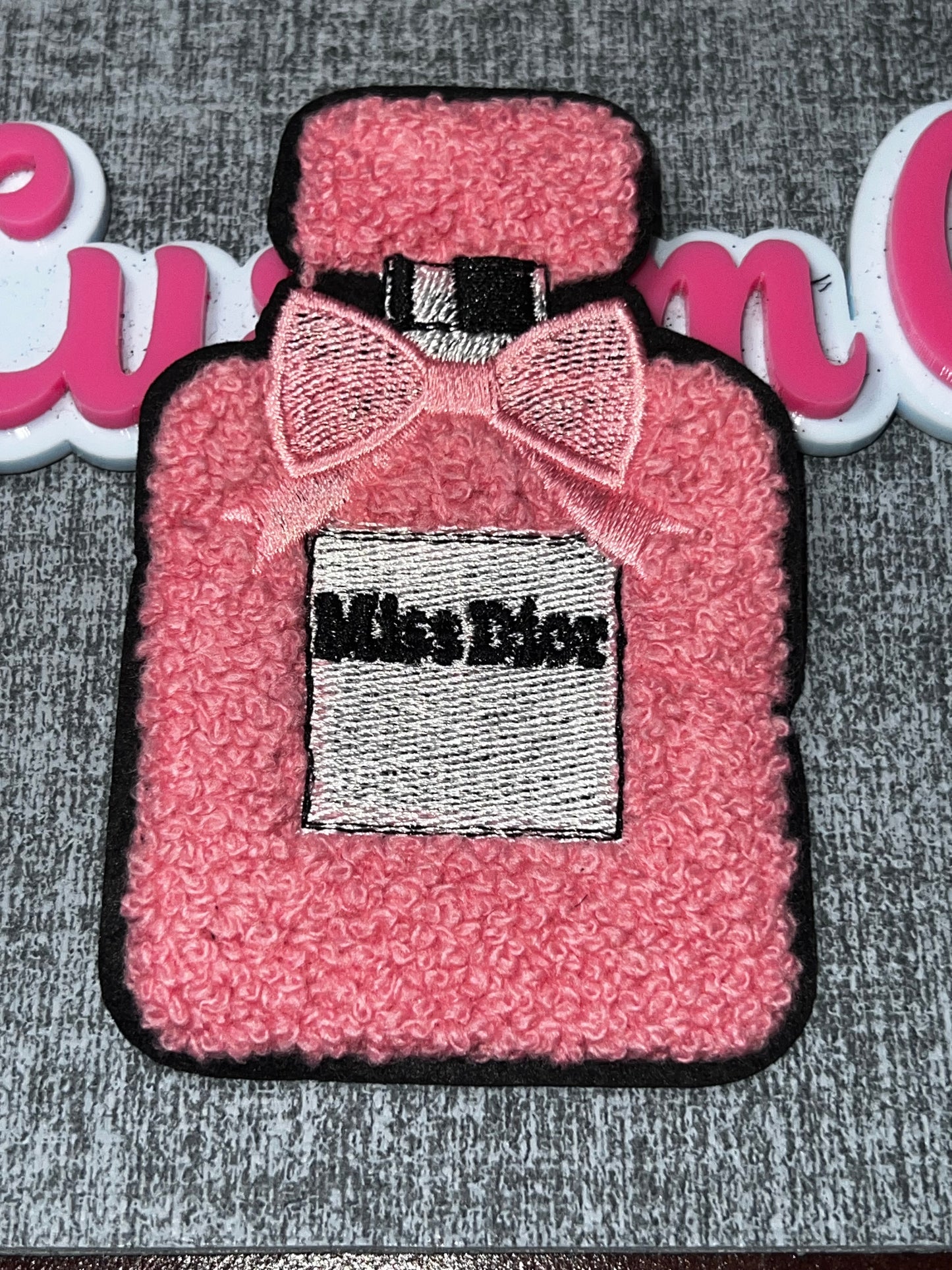 Pink Perfume Bottle Bow Chenille Patch – Fashion Embroidered Iron On Applique
