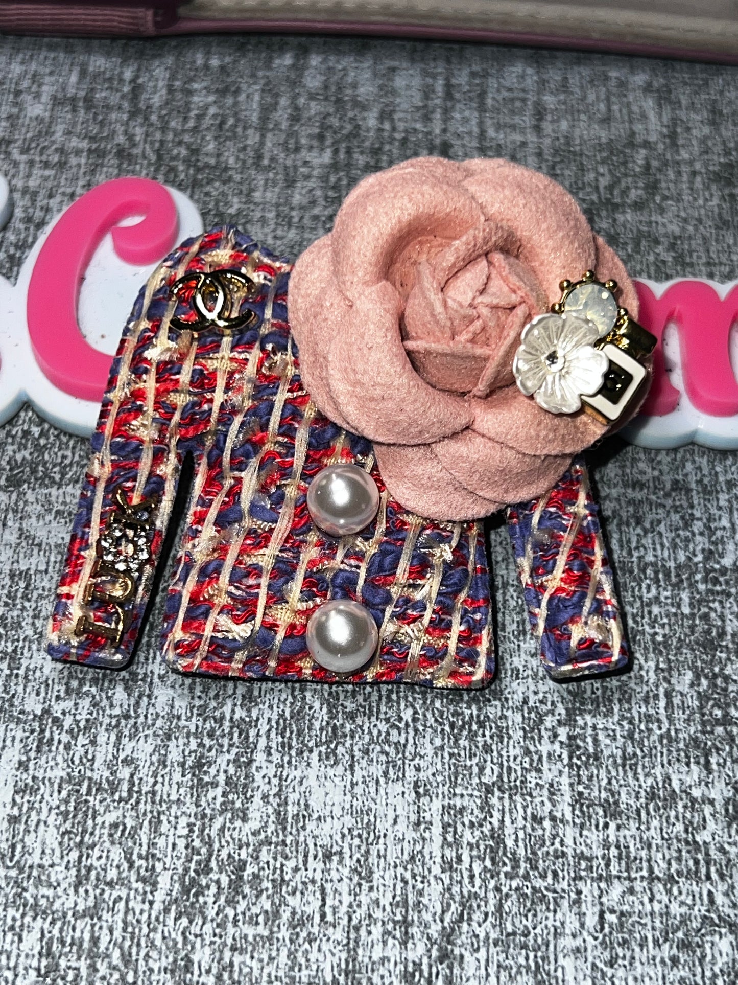 Tweed Jacket & Flower Decorative Appliqué – Fashion Statement Embellishment Brooch