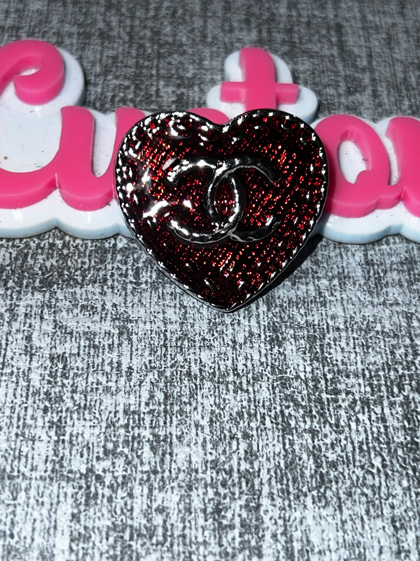 Red Glitter Heart Fashion Pin Brooch – Glam Decorative Accessory
