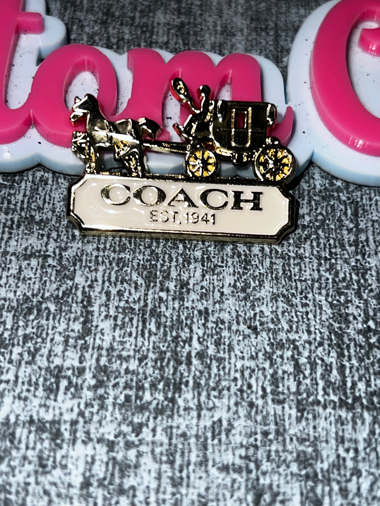 White Horse & Carriage Flat Back Charm – Decorative Metal Embellishment for DIY Crafts