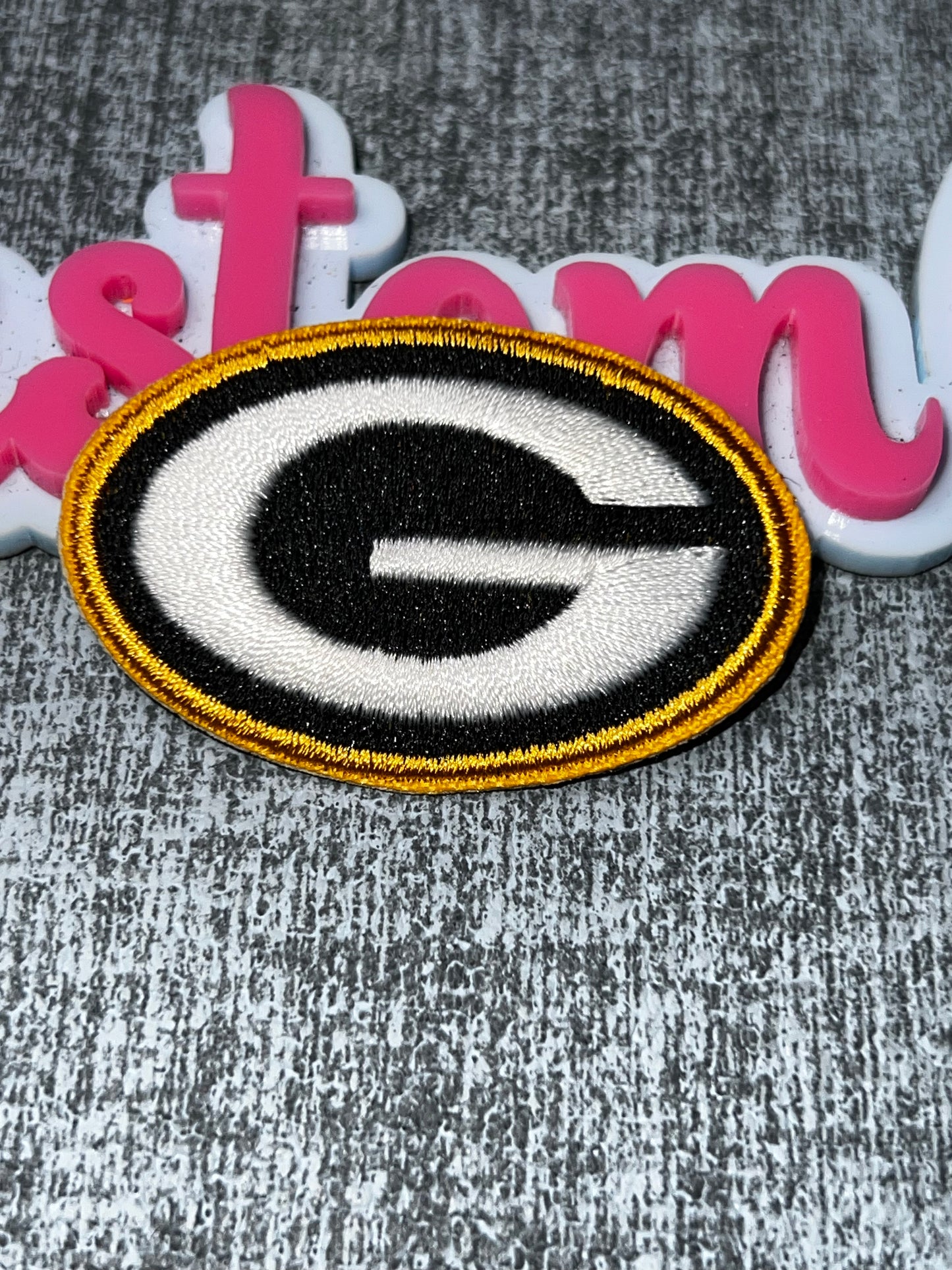 Black & Gold “G” Embroidered Iron-On Patch – Oval Letter Fan Appliqué
