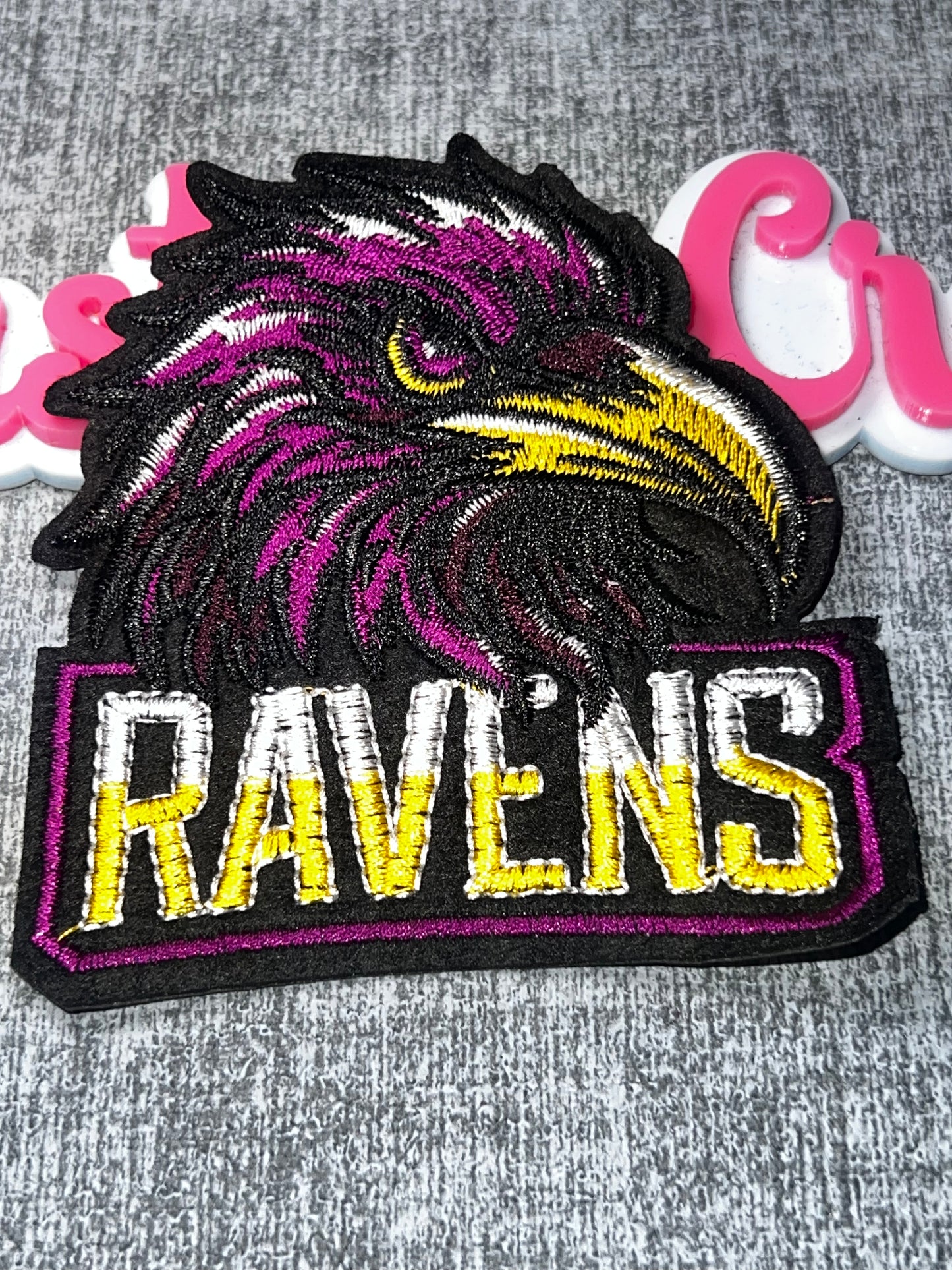 Purple Bird Head Embroidered Iron-On Patch – Decorative Animal Appliqué