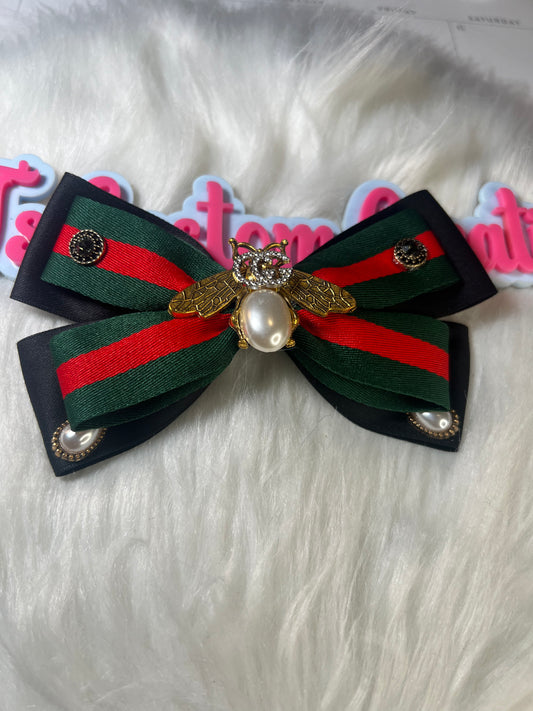 Green Red Bow