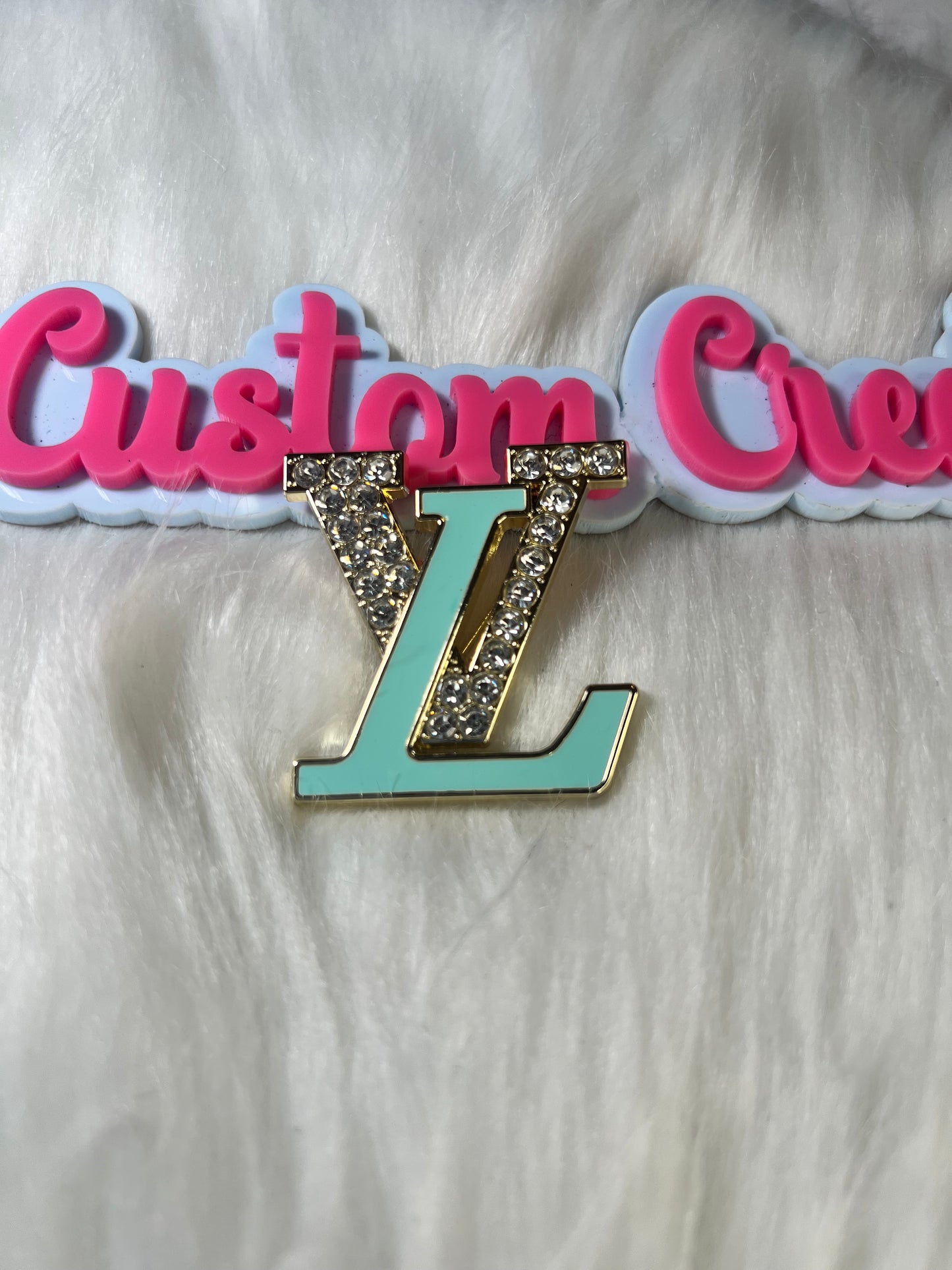 Tiffany-Green Gold LV Bling Brooch