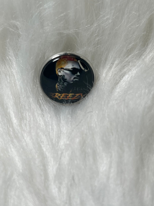 Chris Breezy Pin small Pin