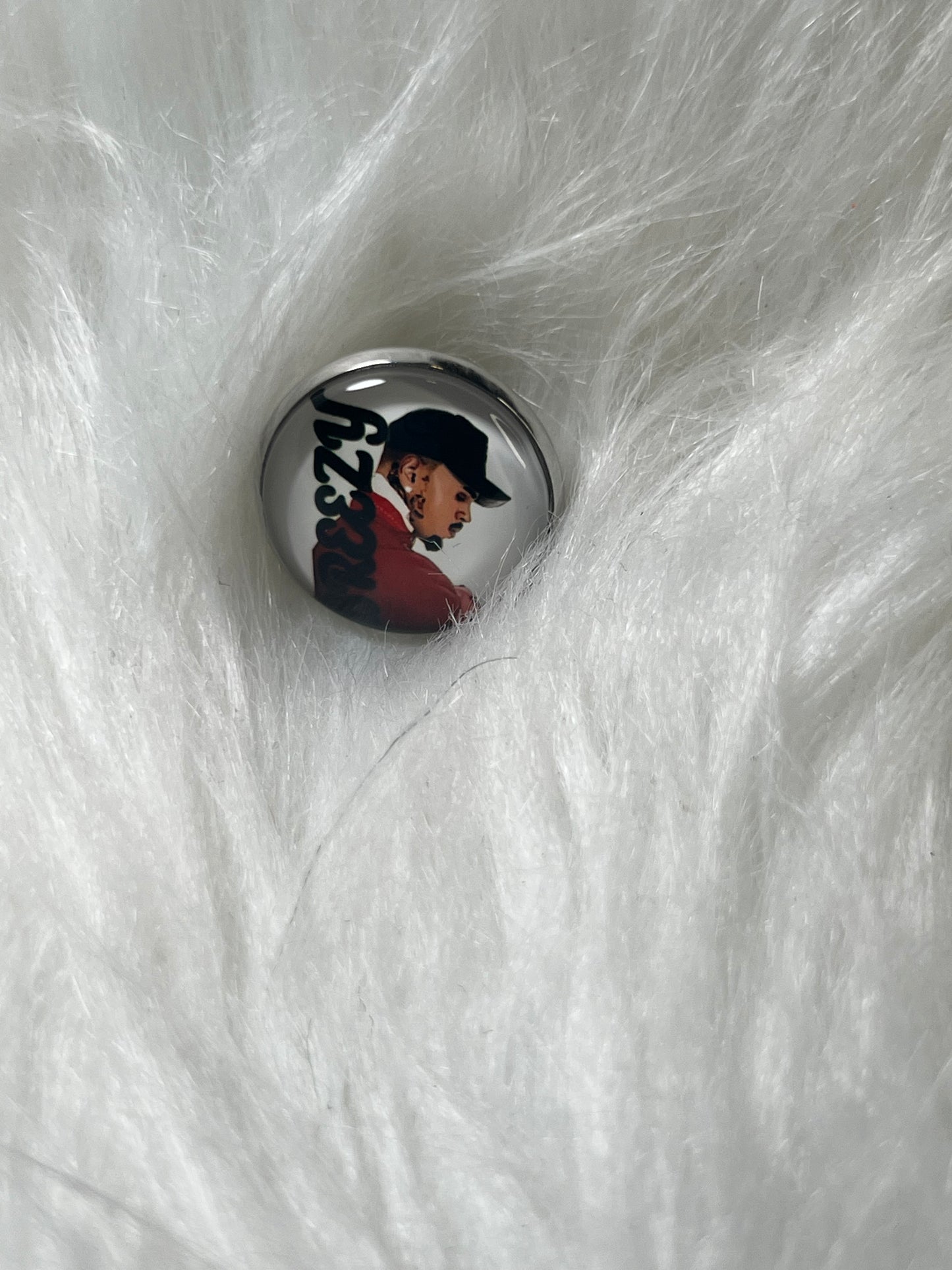 Chris Breezy Pin small Pin