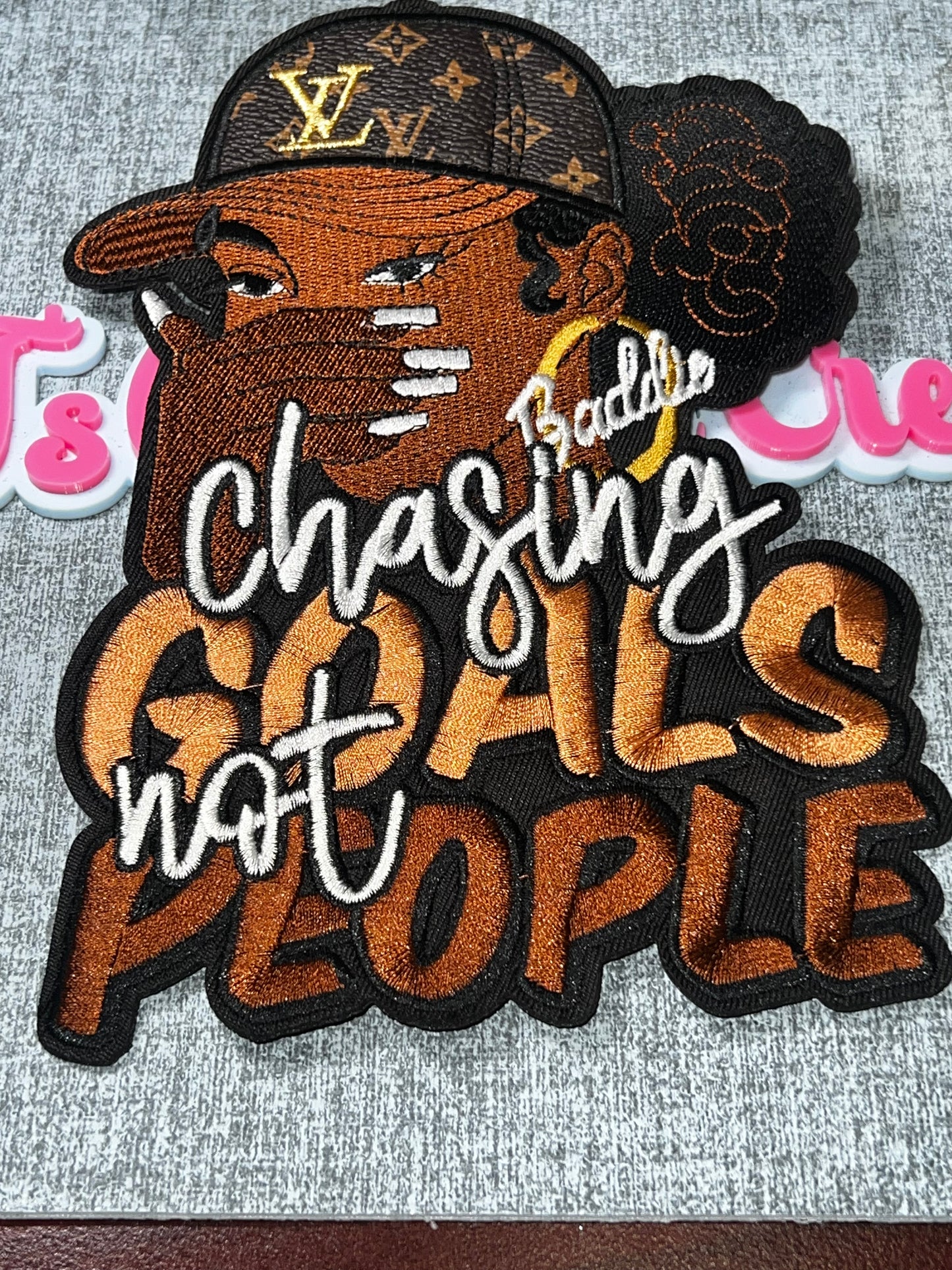 Chasing Bags Not People Embroidered Patch – Brown Fashion Girl Iron On Applique