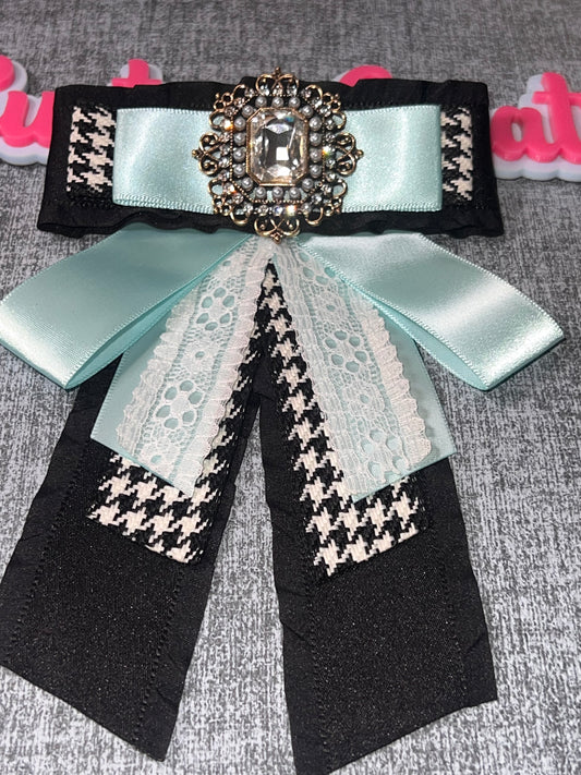 Elegant Layered Ribbon Bow with Rhinestone Brooch – Mint, Black & Houndstooth
Statement Bow for Bags, Hats & DIY Crafts