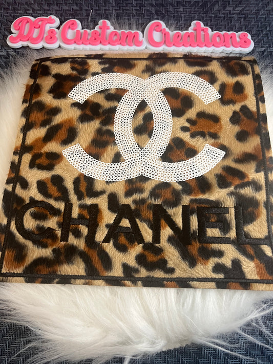 Leopard Sequin White CC