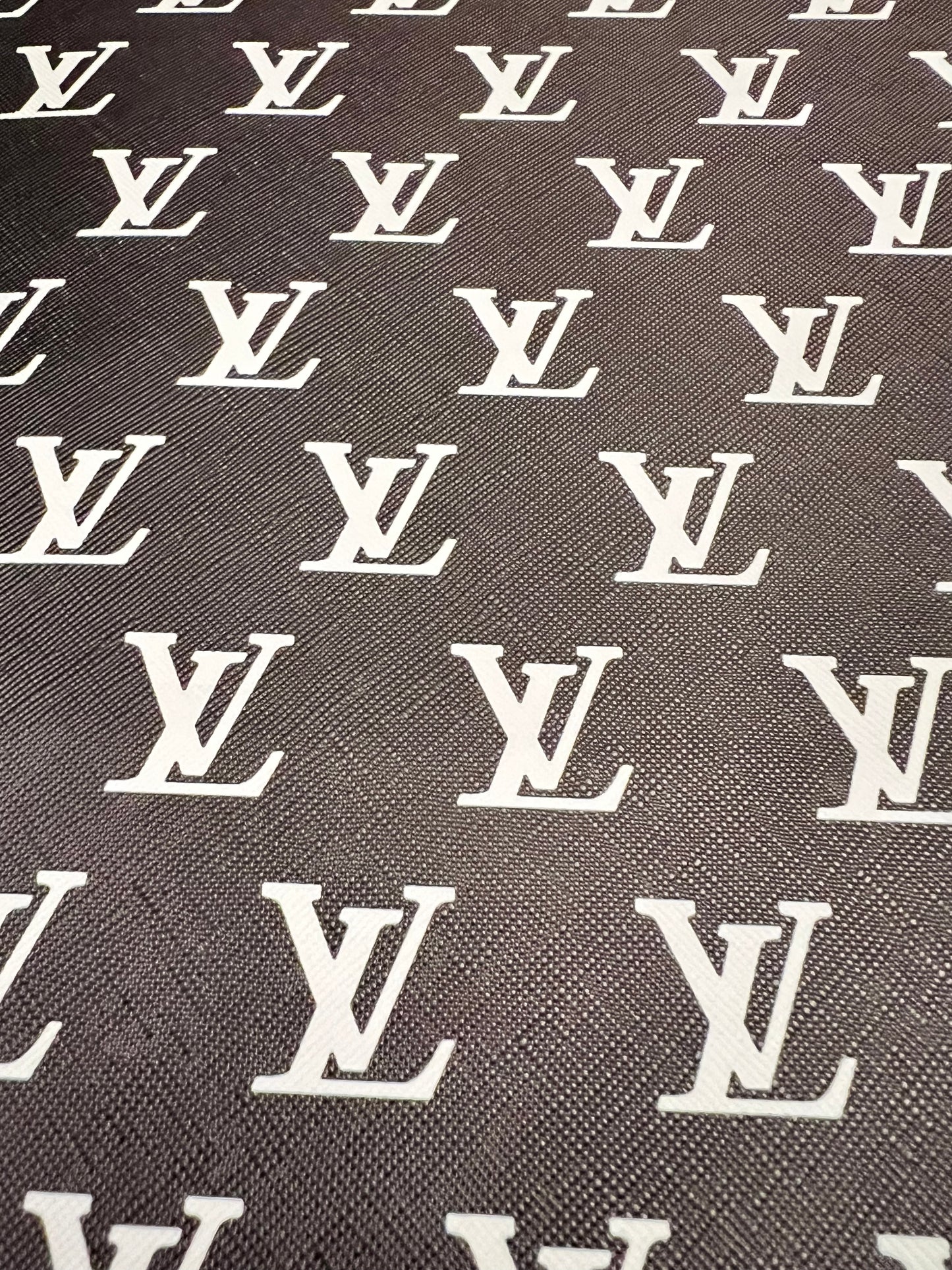 Black White LV
