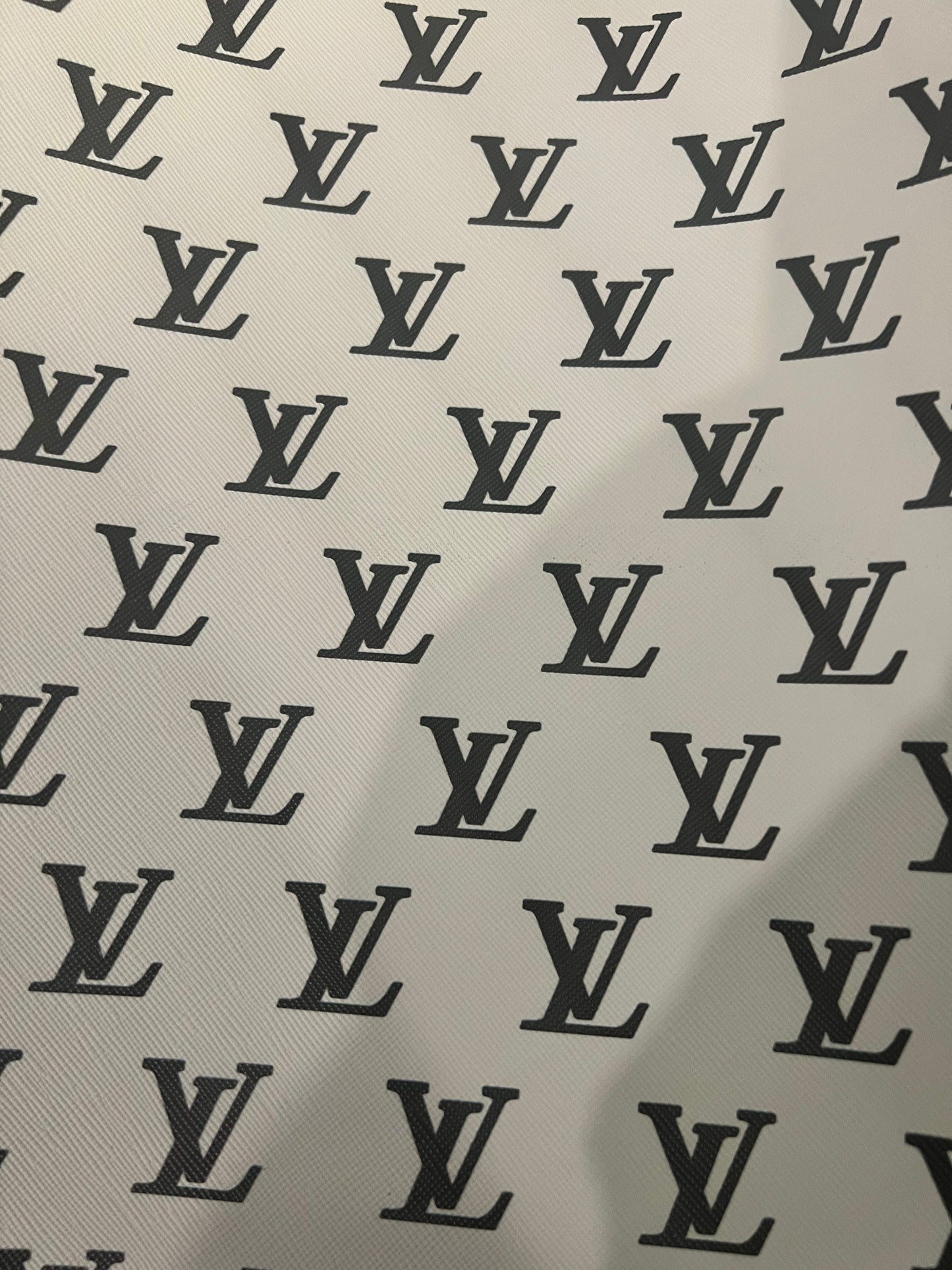 White Black LV