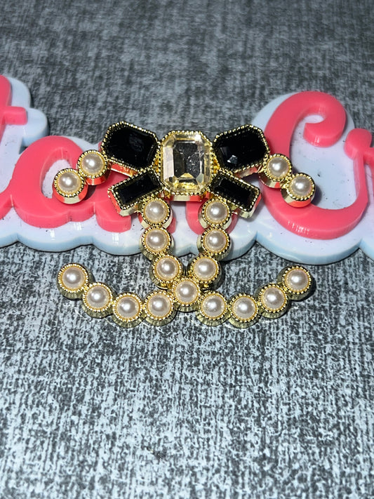 Glam Pearl Jewel Brooch – Fashion Statement Pin Accessory
