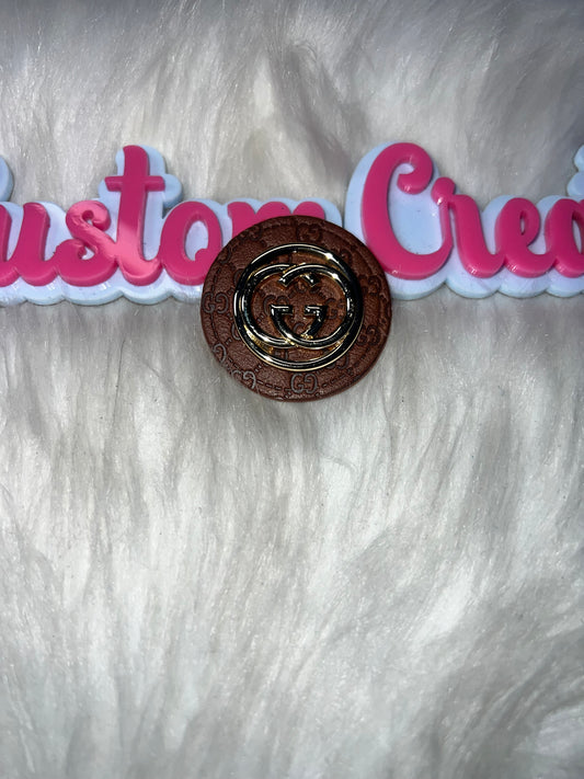 🤎 Round Embossed Luxe Medallion Tag