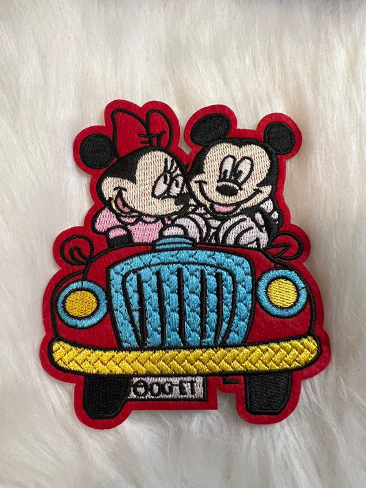 Minnie & Mickey in car