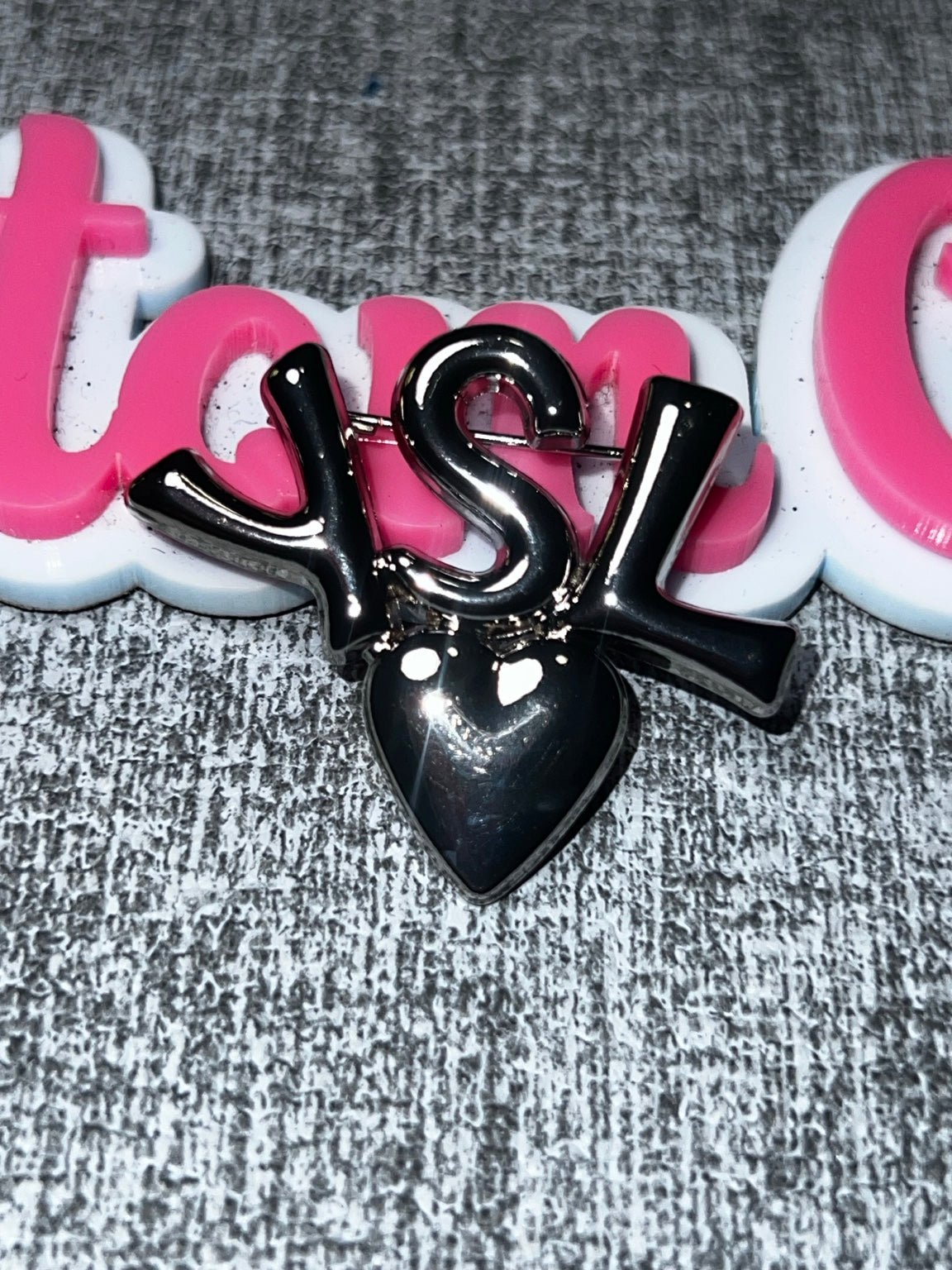 Black Metallic Letter Heart Brooch Pin – Fashion Statement Jewelry